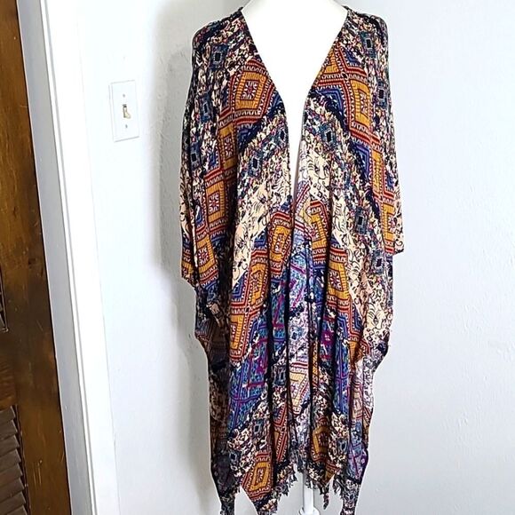 Umgee Colorful Print Long Kimono Wrap with Fringe Around the Bottom, Size M/L - Picture 1 of 9